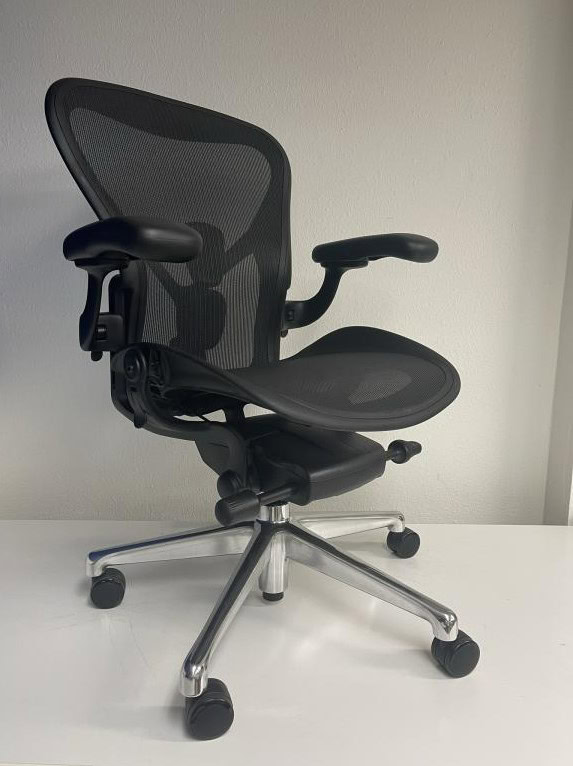 Maximizing Workplace Ergonomics: The Potential of Good Used Office Furniture