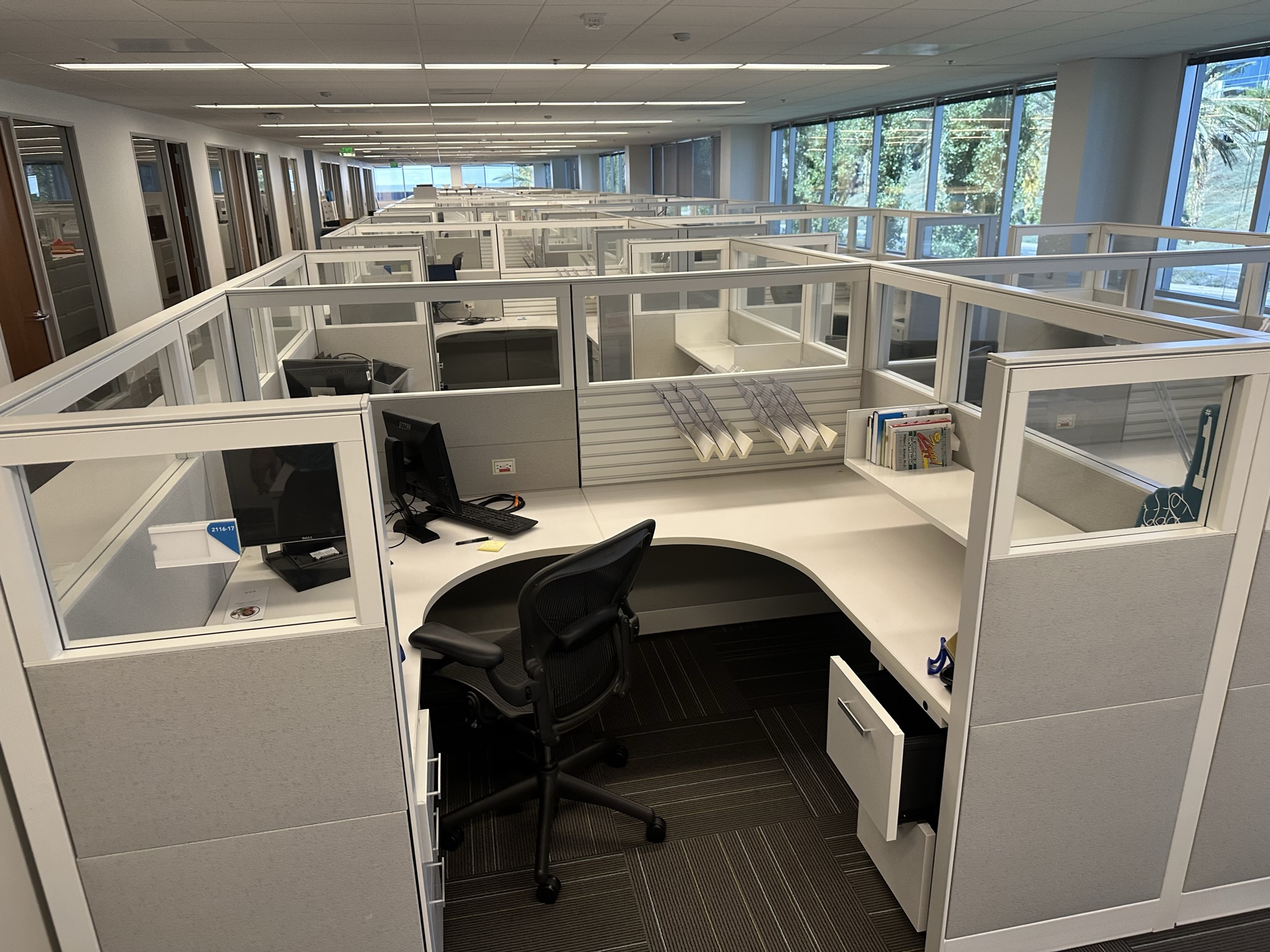 Office Furniture Liquidator