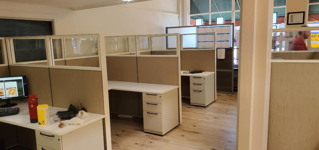Maximizing Your Office Space with Pre-Owned Cubicles & Office Furniture Liquidation Services