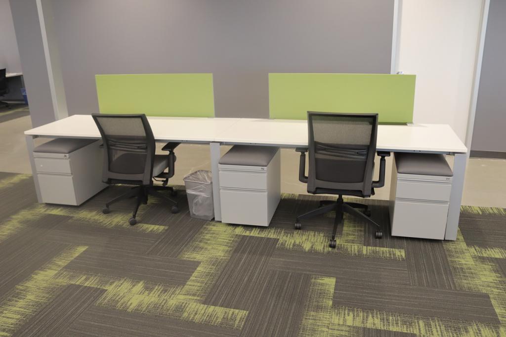 AMQ by Steelcase Benching 6'x30" W/ Divider
