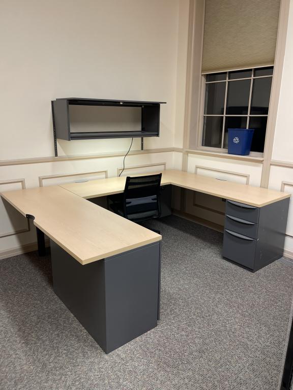 U Shape Haworth Rectangular 6'x8'x6' Desk