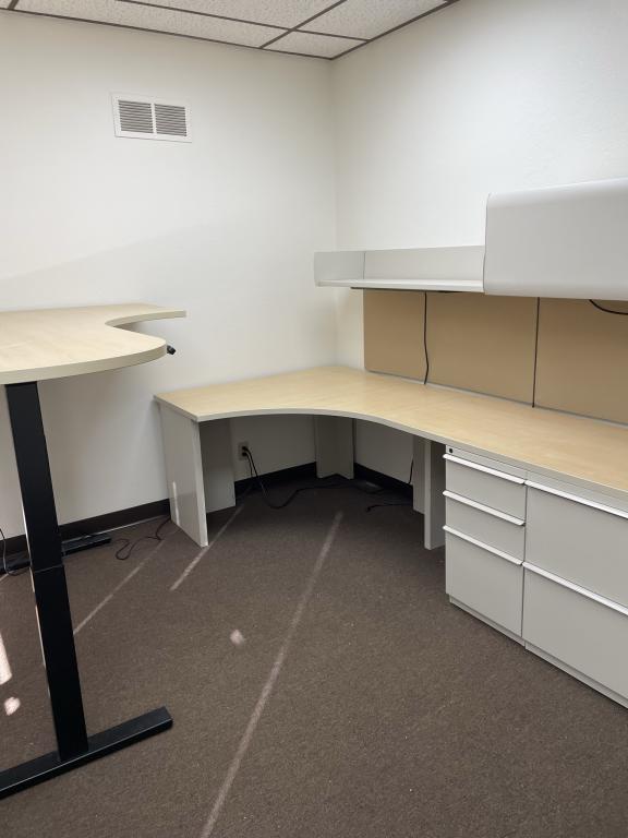 Knoll & Linak Height Adjustable Modular Desks