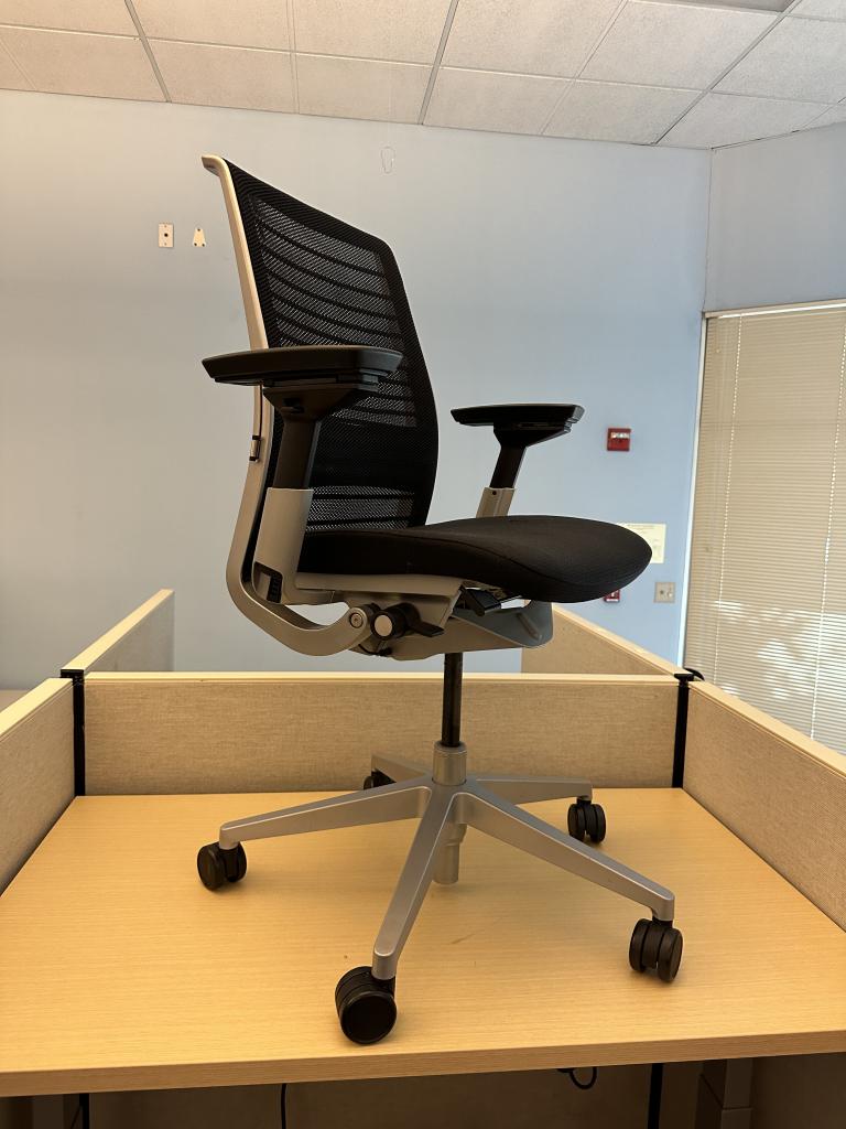 Steelcase Think Fully loaded Black & Silver