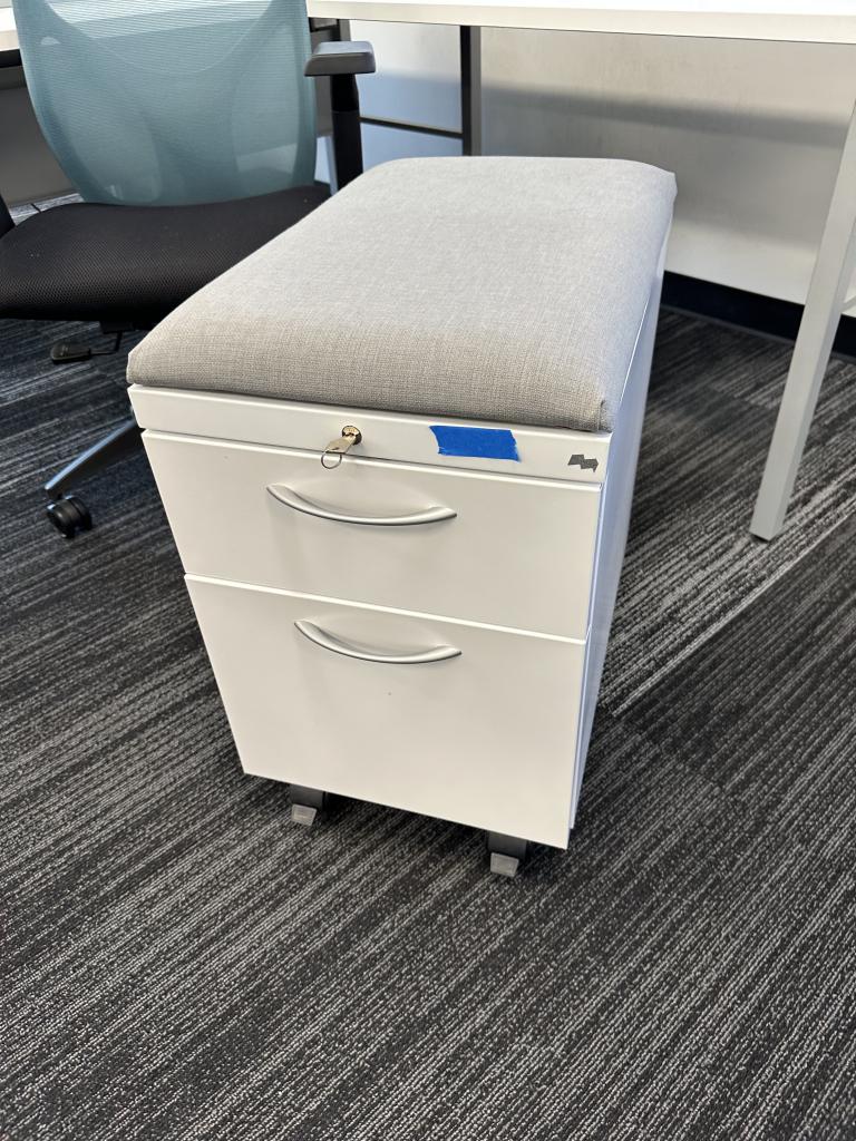 Maxon White Mobile Pedestals Grey Cushion