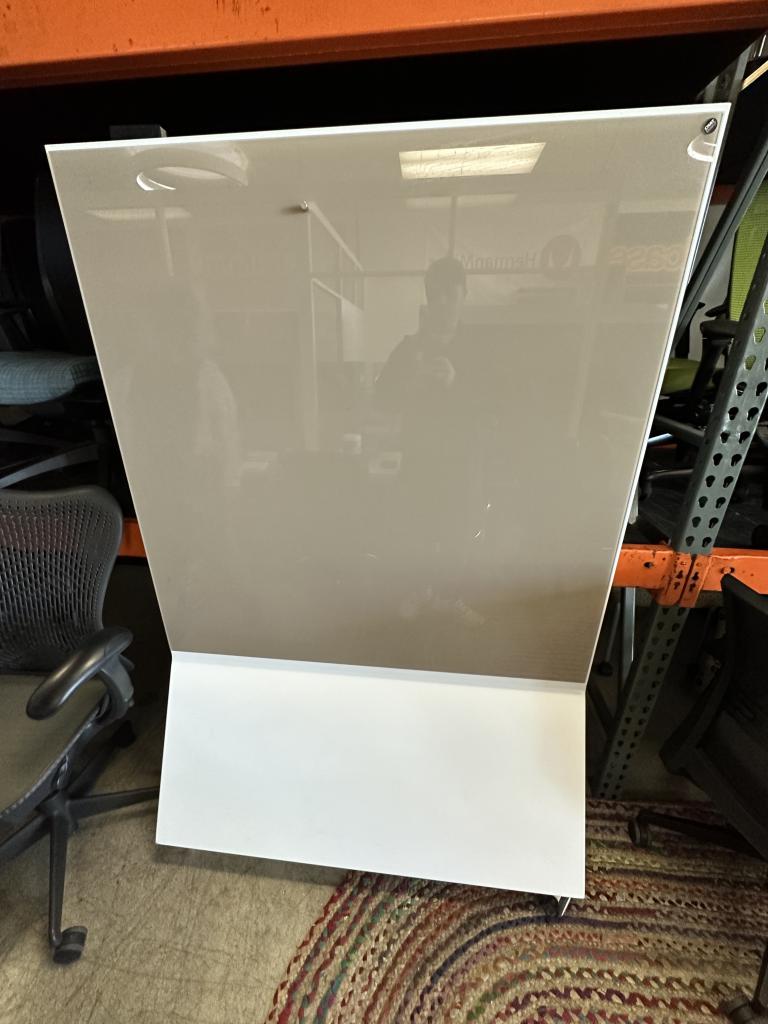 HM Mobile Glass white board 6’x4’