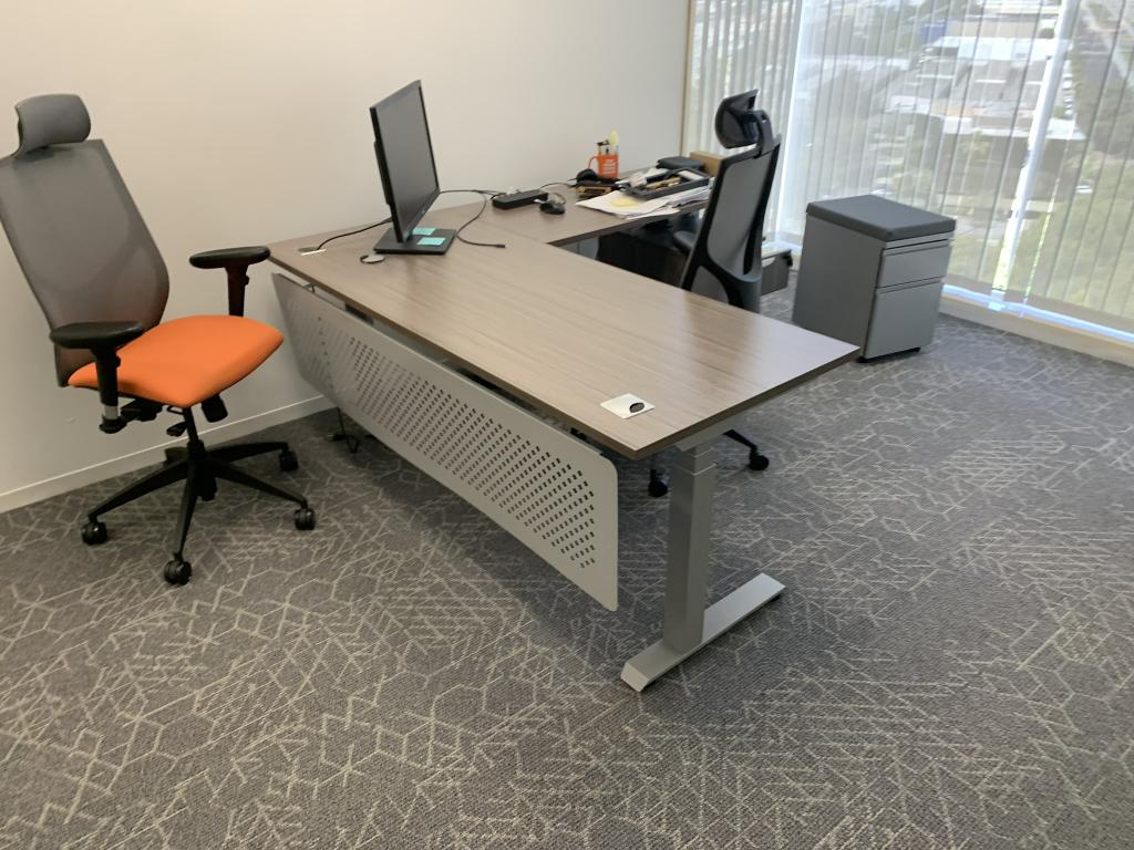 L Shape Electric Desk Driftwood 6x6 W/memory