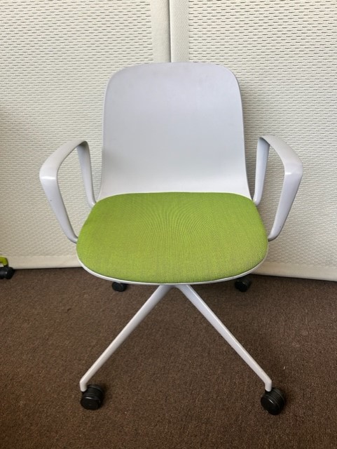 Verve white & green guest seating