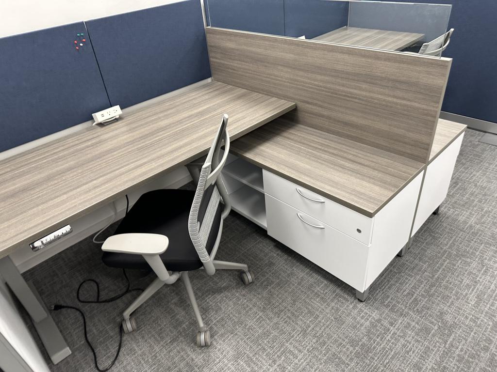 Allsteel cubicles adjustable 5.5ftx5ftx50in