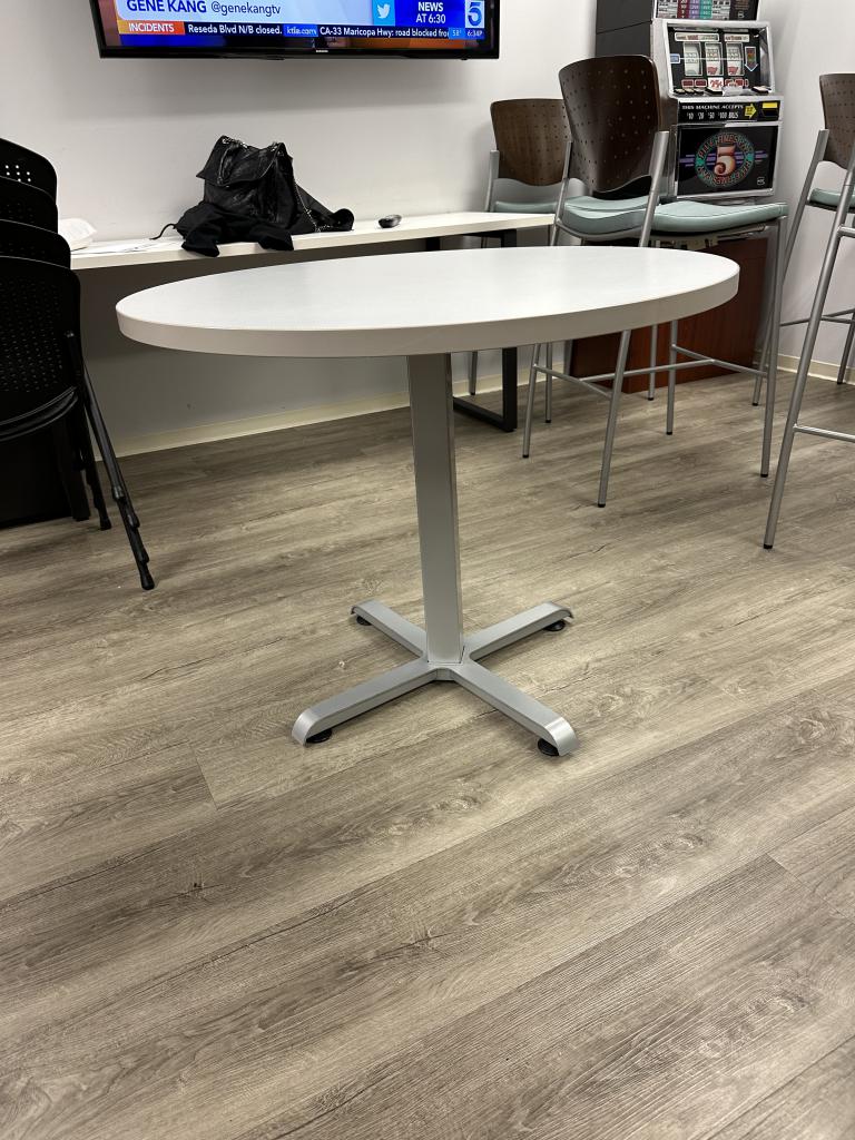 White Checkered OFS 3ft round table steel leg