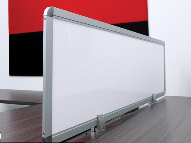 52inch Privacy Screen with silver brackets