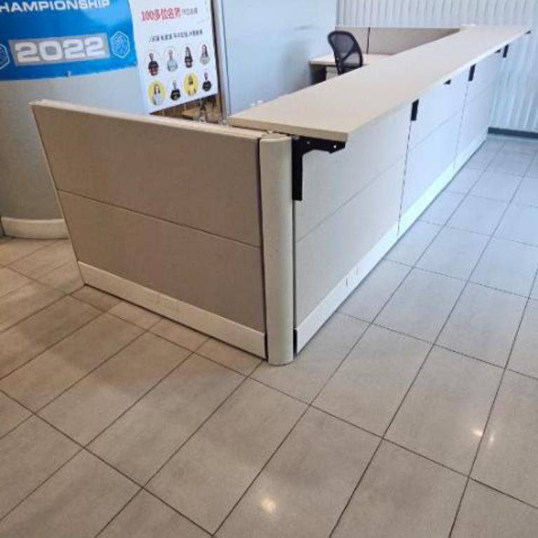 12x6ft 39T Herman Miller Ethospace Reception
