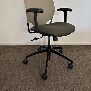 Ergonomic mesh back office chair for comfort and support, ideal for workspace productivity and moder.