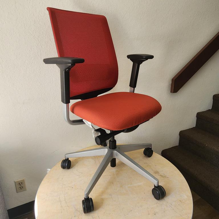 Steelcase Reply Mesh Back Red