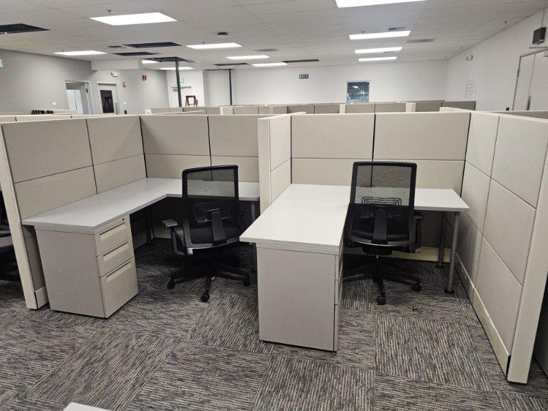 Herman Miller Ethospace 5x5x54 grey surface