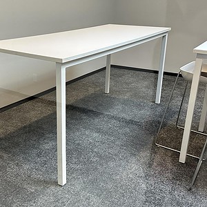 Bar height table for flexible workspace solutions.