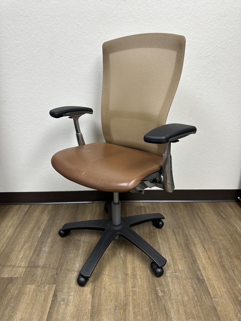 Knoll Life Saddle Brown Leather & Chrome