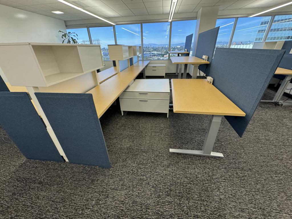 Modern Height Adjustable 6x8 Herman Miller