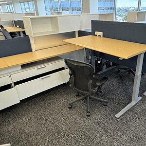 Herman Miller HAT 6x6 modern office cubicle workspace setup.