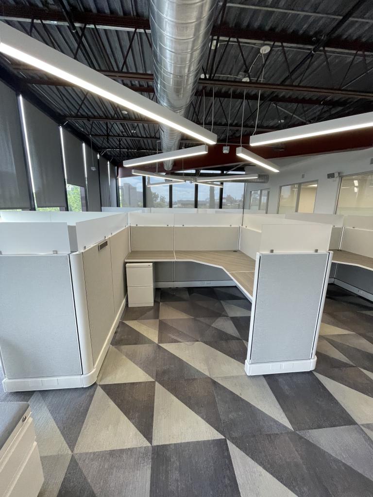 6.5x6.5x56in Grey/White A02 Cubicle w/ Glass