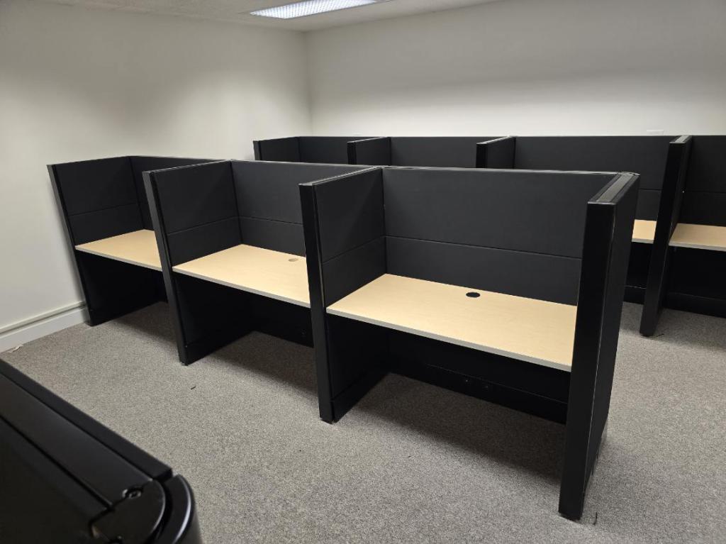 Herman Miller Ethospace 4x2 @ 54inT black out