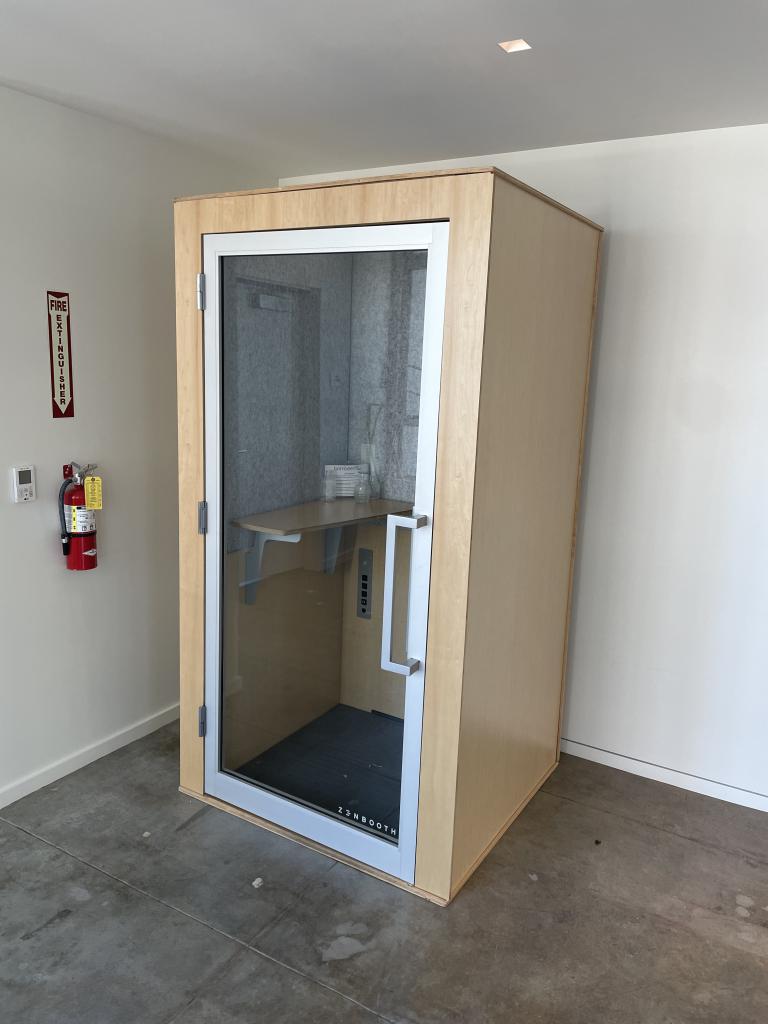 Zenbooth Solo Maple Exterior/Interior