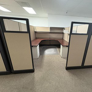 Herman Miller A02 neutral 10x12 @67inT glass office cubicle.