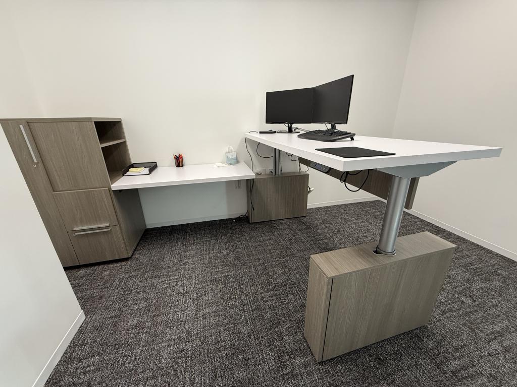 Knoll NeoCon Height Adjust Executive L Desk