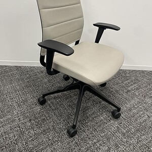 High Back Beige & Black Office Chair for Comfort & Support.