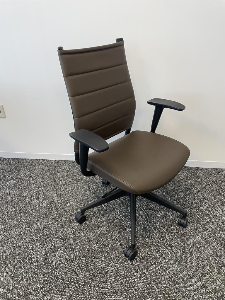 SitOnIt Wit High Back Brown Chair