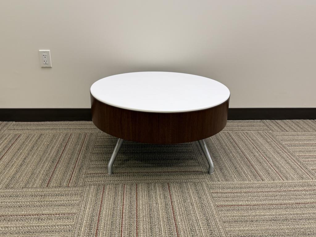 Kimball round table 30inW x 30inT