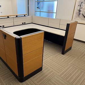 Ethospace reception station 46-inch T, customizable for any office size. Modern design with durable.