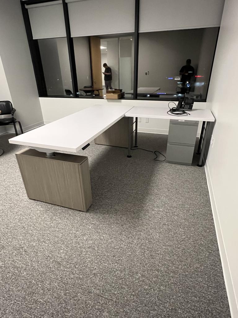 Knoll Executive Adjustable Desk Fixed Return