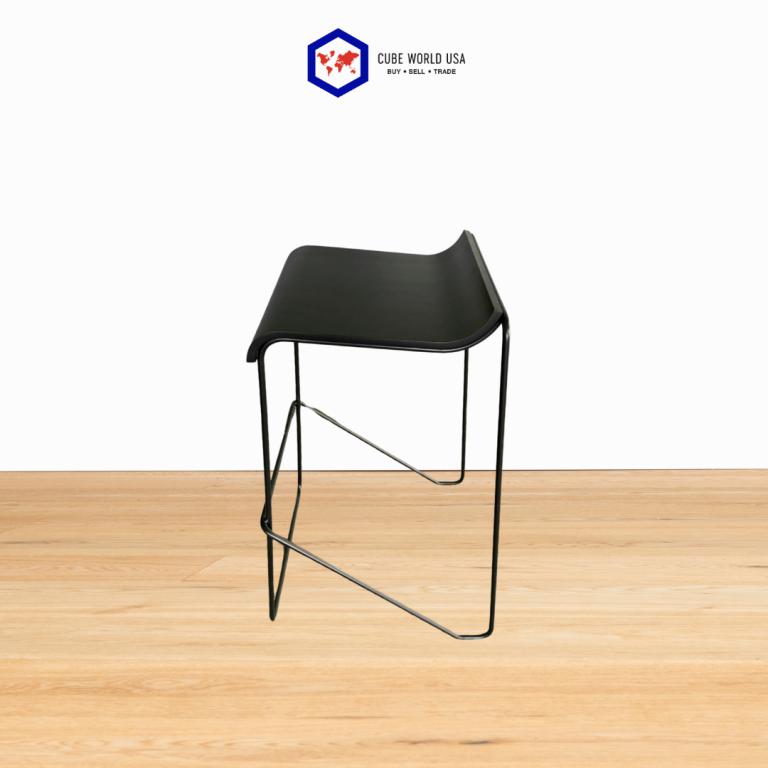 Wood seat and metal legs black barstoo