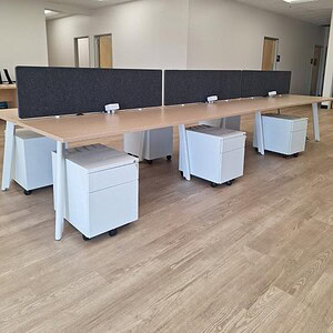 Office benching system with customizable colors and sizes at Cube World USA. Perfect for modern work.