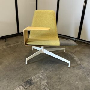 Haworth Lounge green adjustable & cup holder