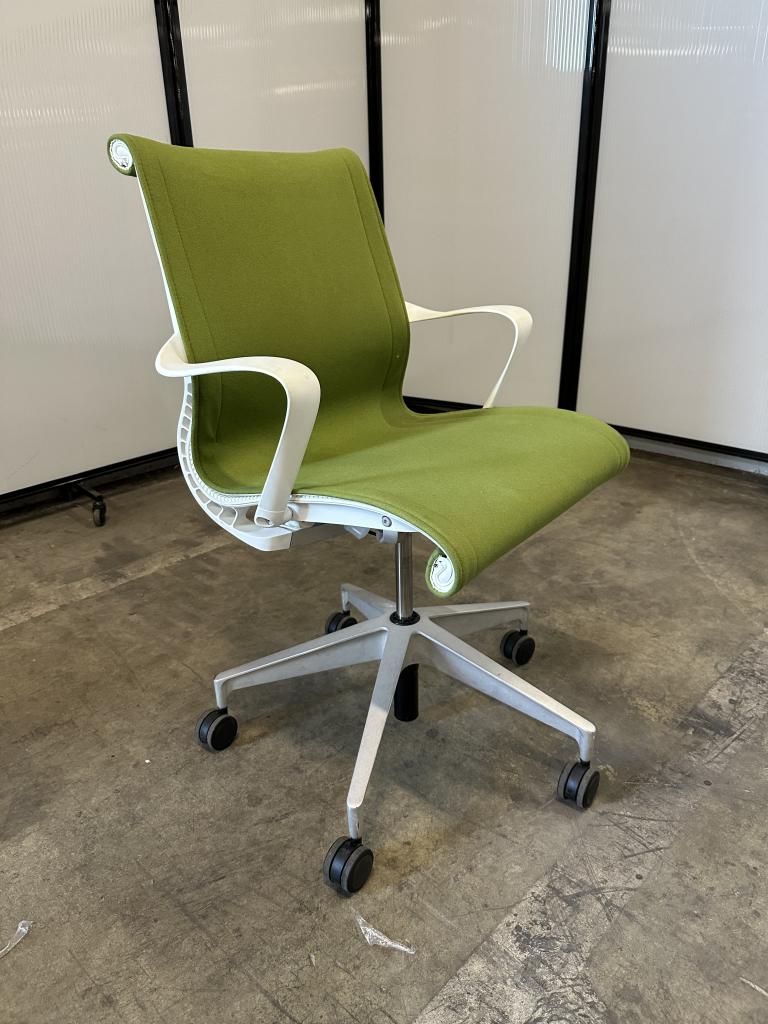 Herman Miller Setu Green Wool White Base