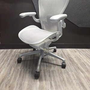 Aeron Remastered Size B ergonomic office chair in white.