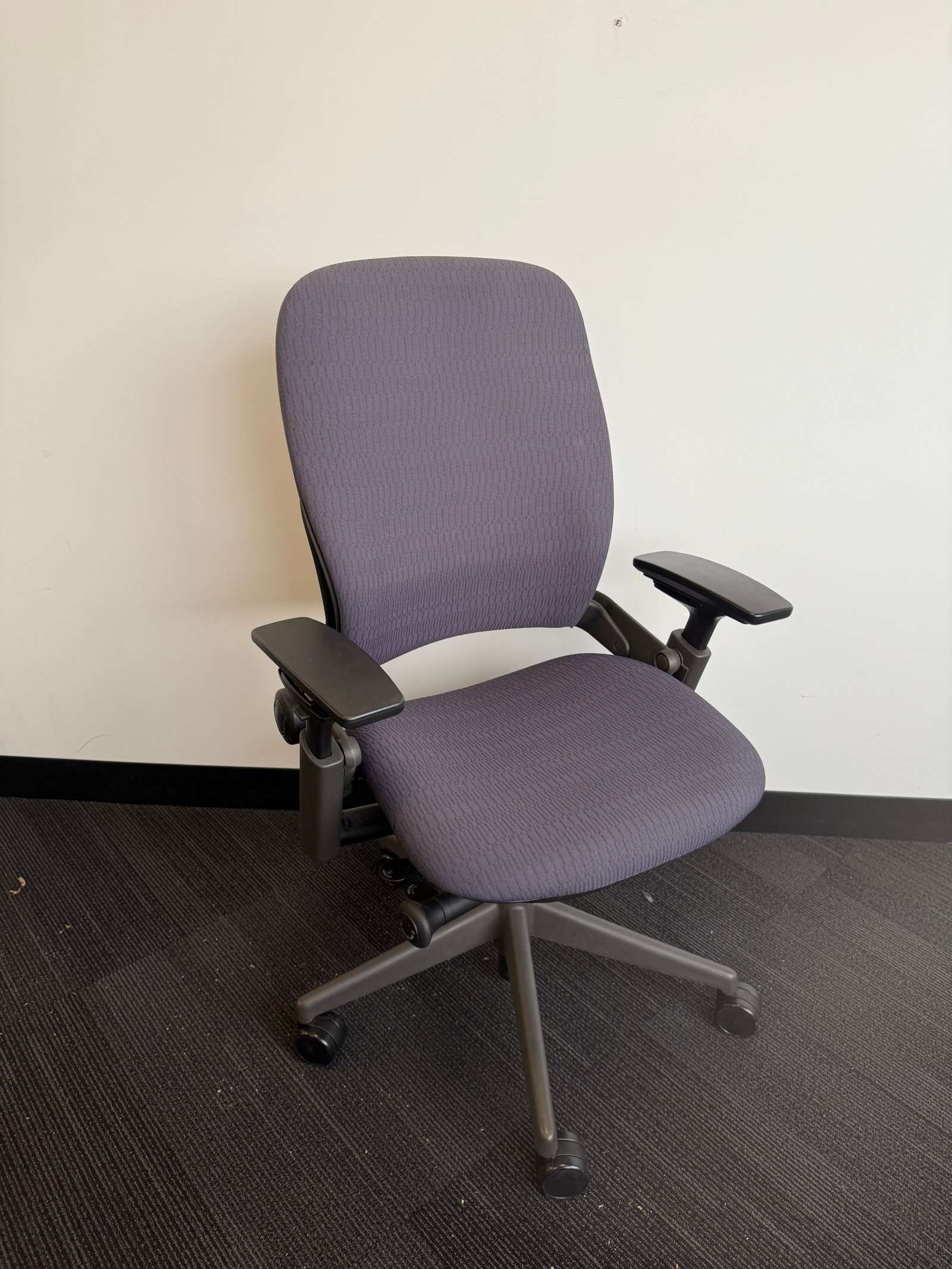 Steelcase Leap V2 Medium Grey Fully Loaded