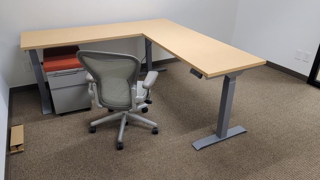 Herman Miller 6x6 24inD L Shape Memory HAT