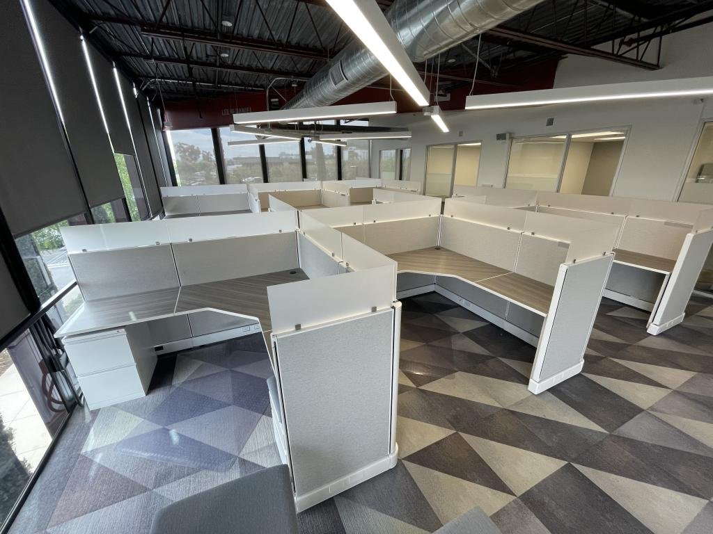6.5x6.5x56in Grey/White A02 Cubicle w/ Glass
