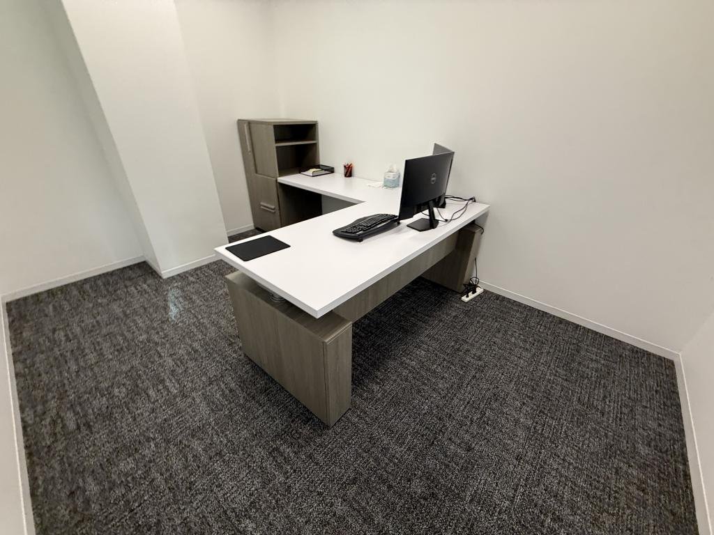 Knoll NeoCon Height Adjust Executive L Desk