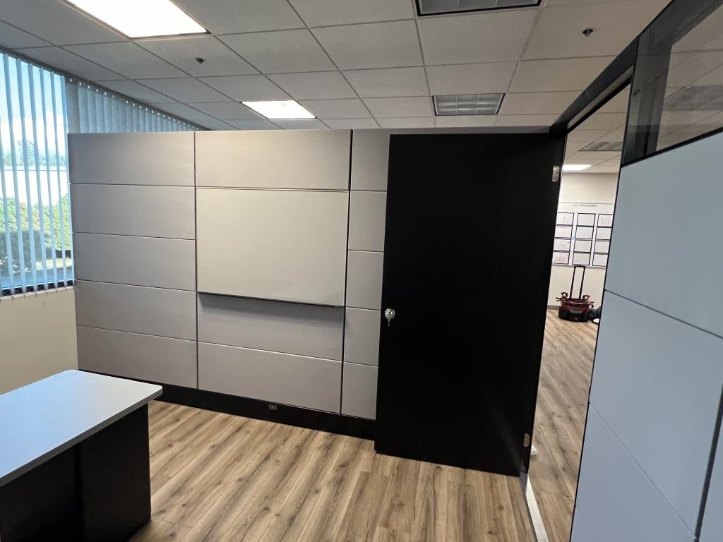 Ethospace 10x10 quarter glass 86in tall