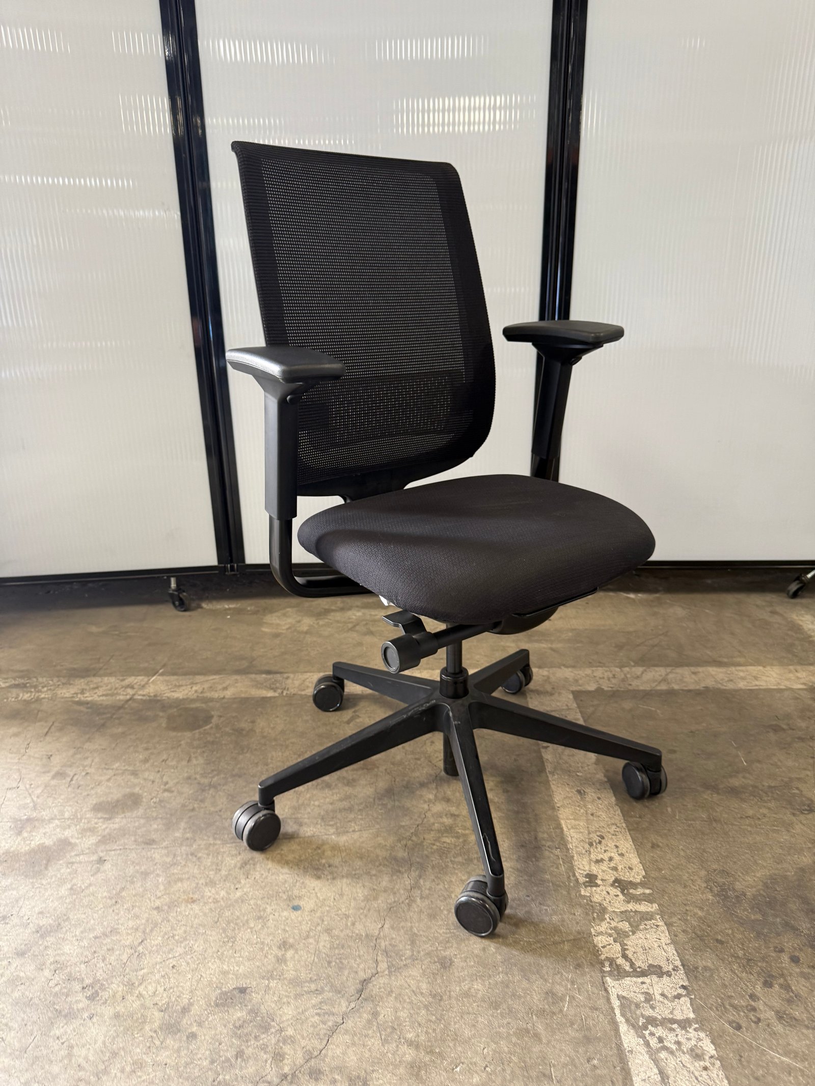 Steelcase black seat black mesh back fully loaded