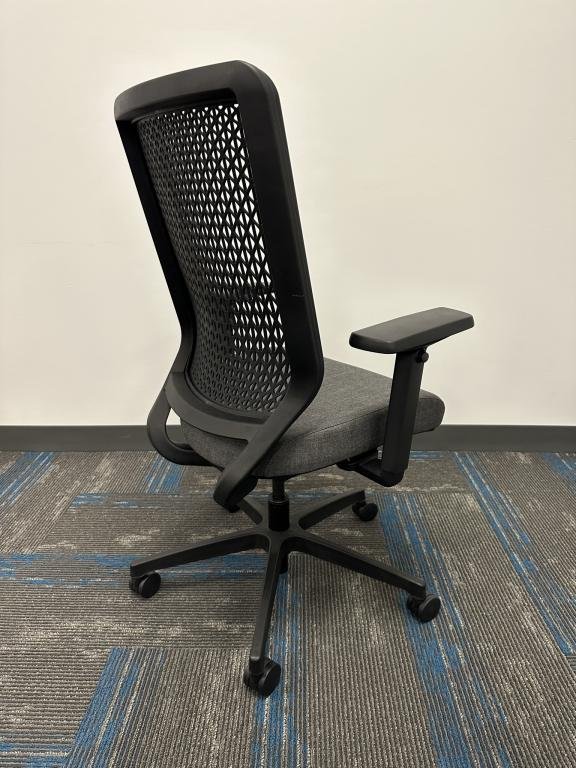 Genus by OFS Fully Loaded Task Chair