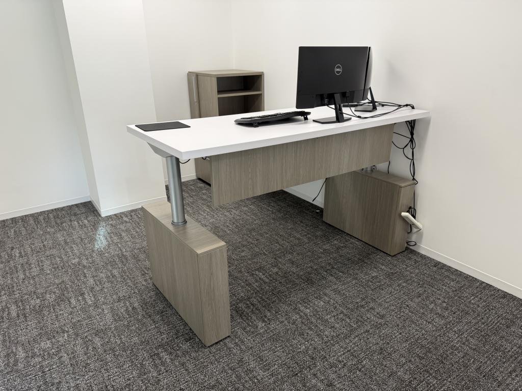 Knoll NeoCon Height Adjust Executive L Desk