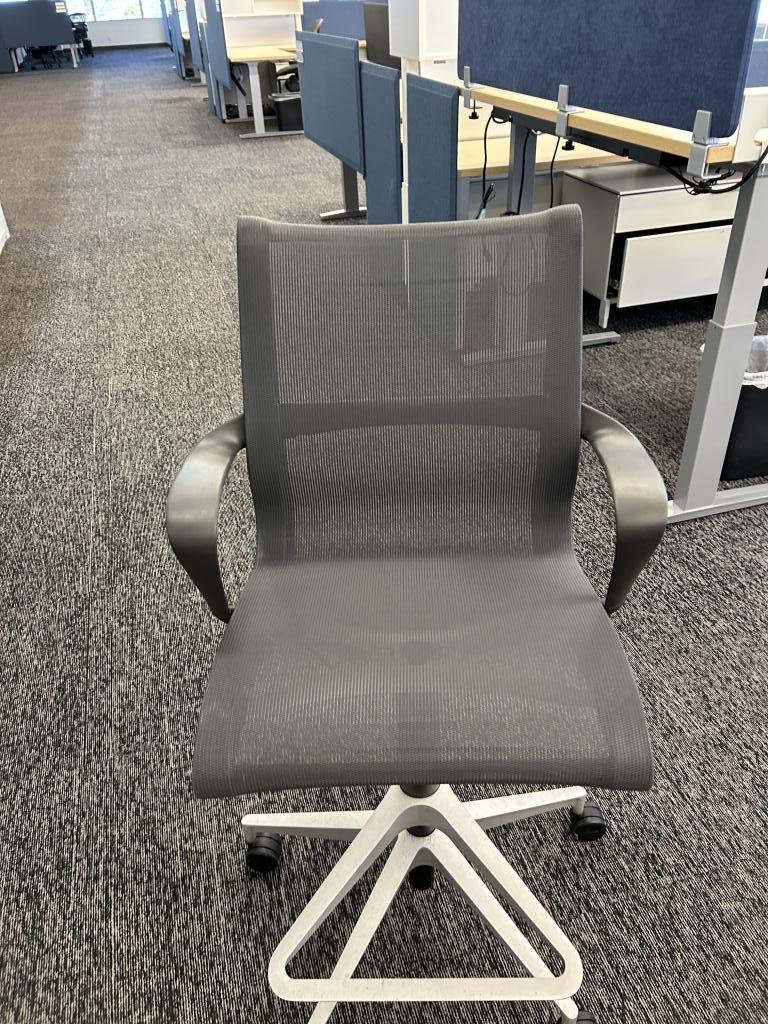 Herman Miller Setu stool