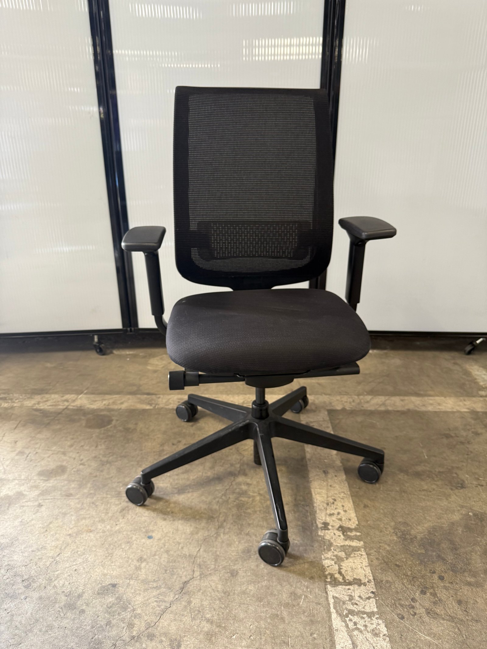 Steelcase black seat black mesh back fully loaded
