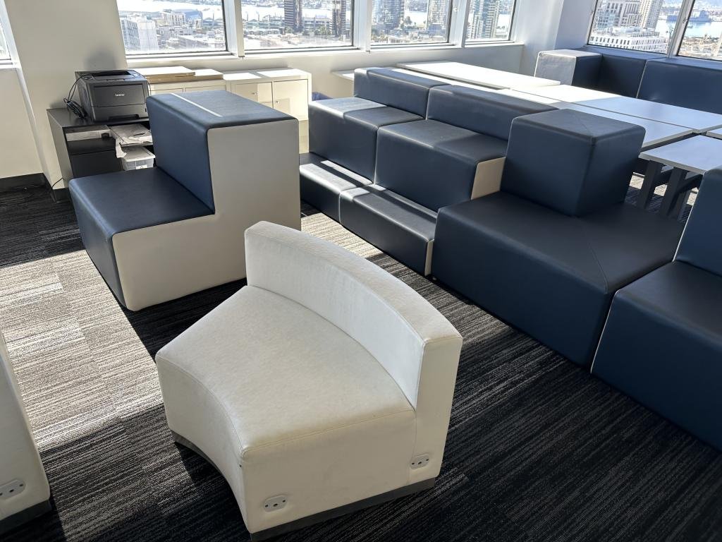 Gunlocke Leather Modular Seating 12 pieces