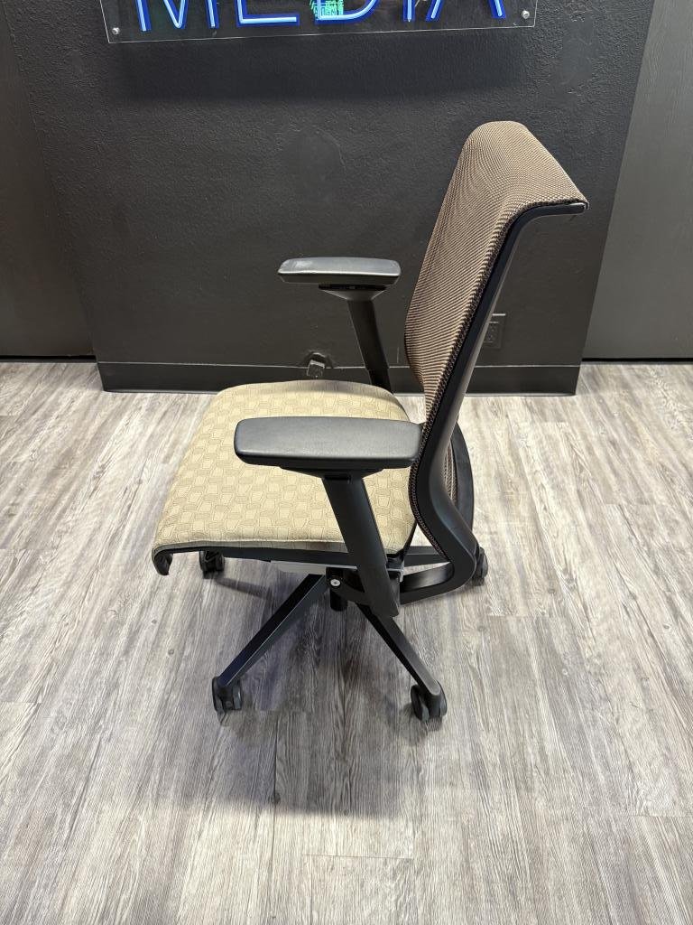 Steelcase Think Adjustable Arms Chair