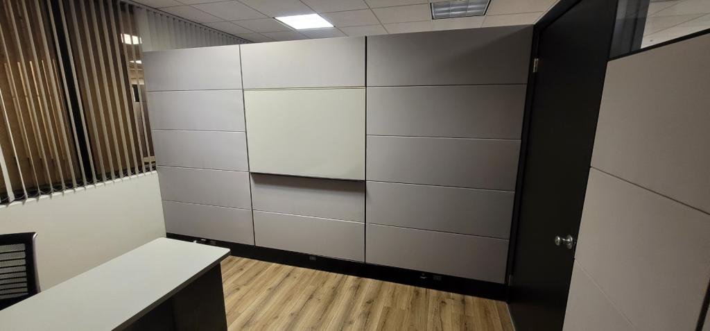 Ethospace 10x10 quarter glass 86in tall